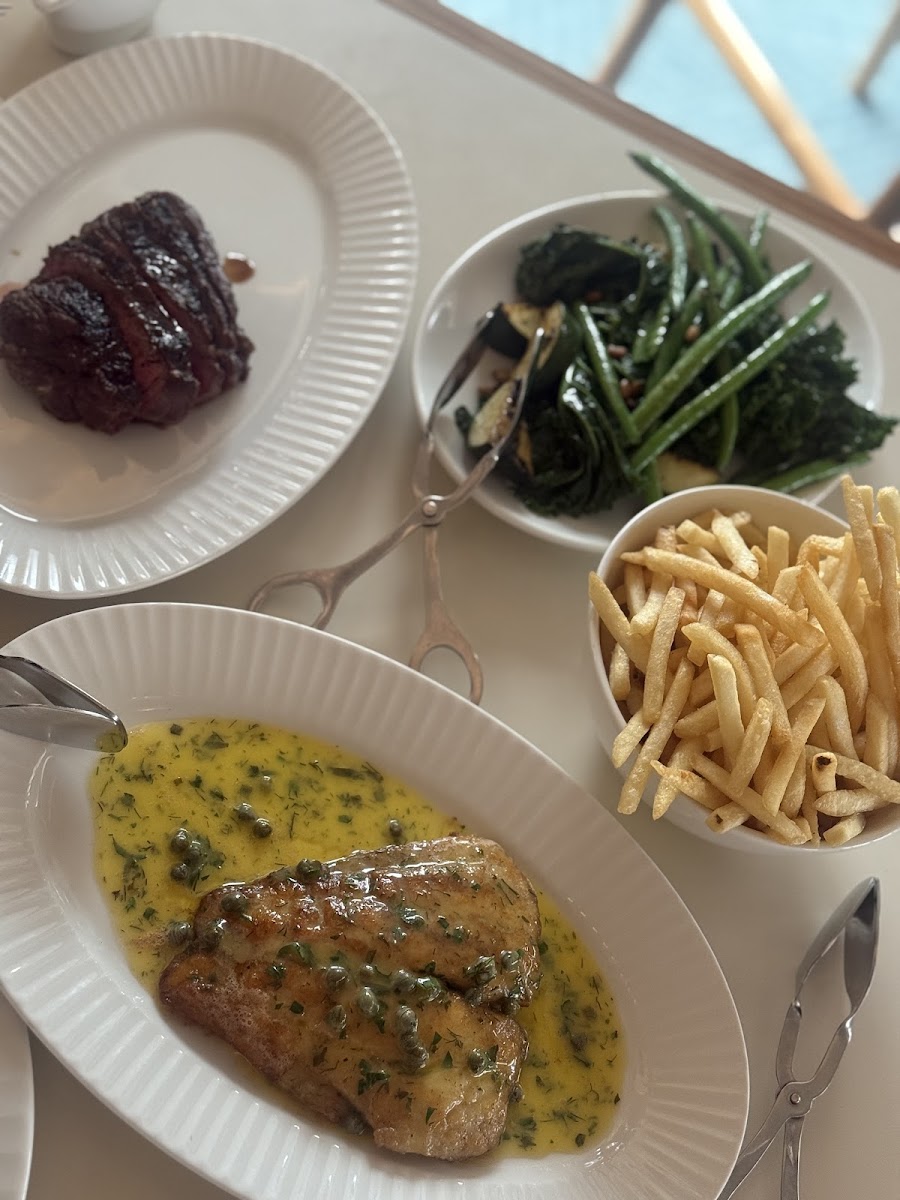 Lars Bar & Grill Photos 2